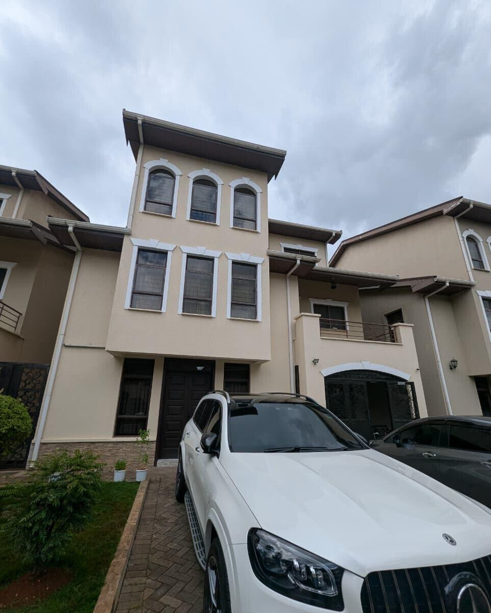 5BR Townhouse with Garden at KSh 73M