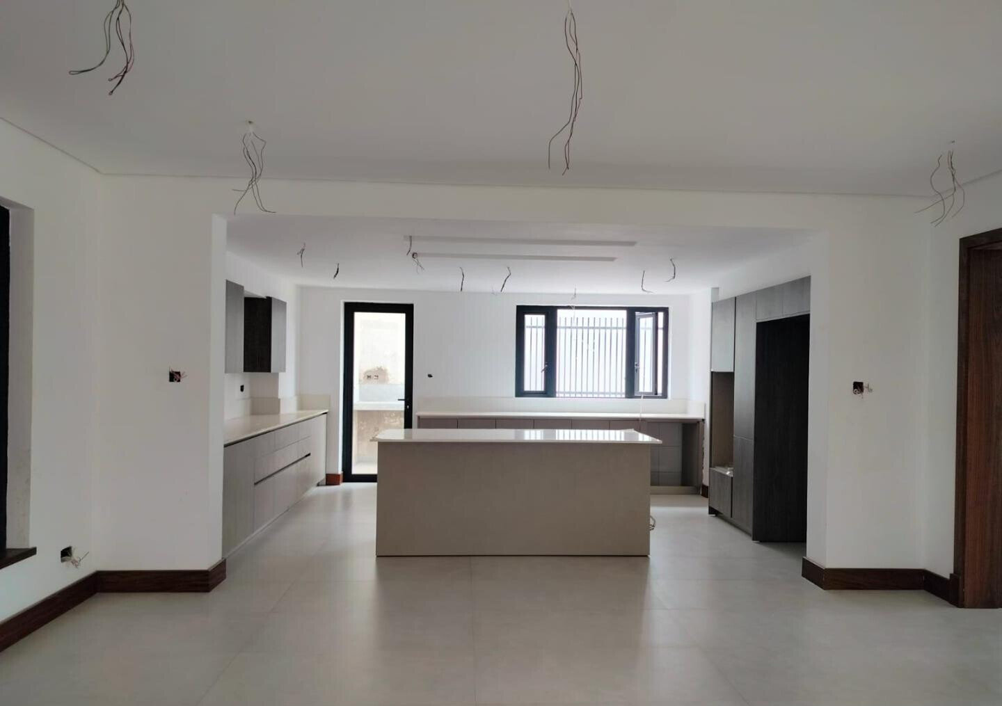 5 En-Suite Villa with Private Lift & DSQ - Kitisuru