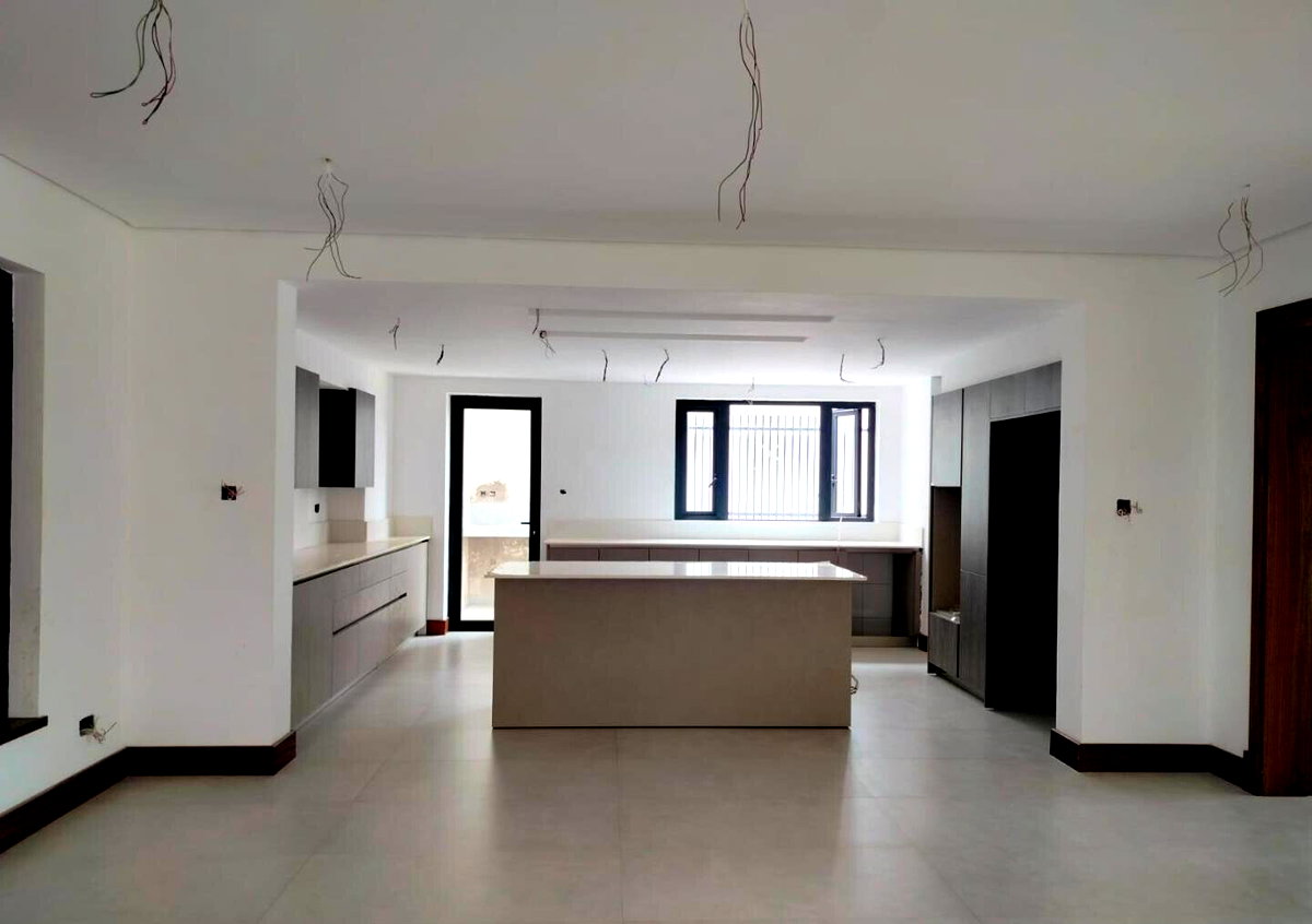 5 En-Suite Villa with Private Lift & DSQ - Kitisuru