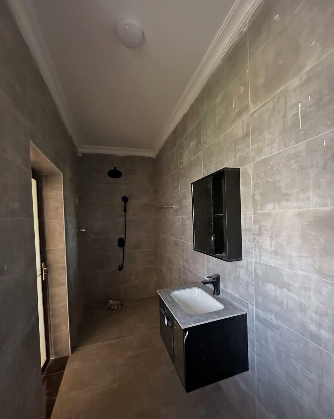 Brand-New 4BR All-Ensuite Townhouse with Rooftop Terrace - Runda
