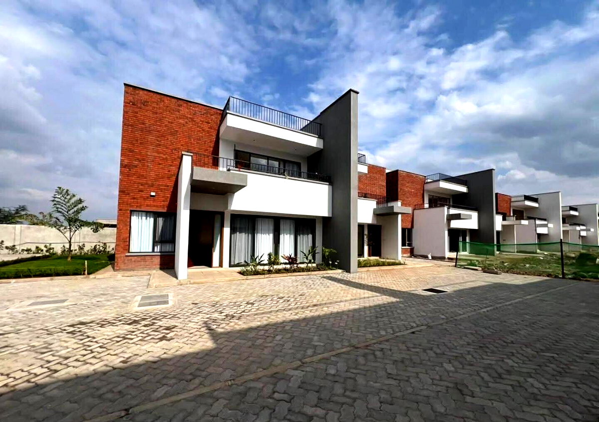 4BR Duplex with Rooftop Terrace & Pool Access – Langata