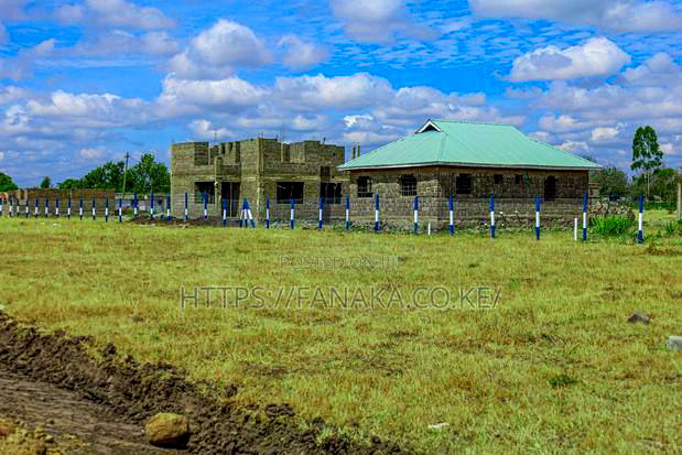 Strategic Plots in Jujafarm