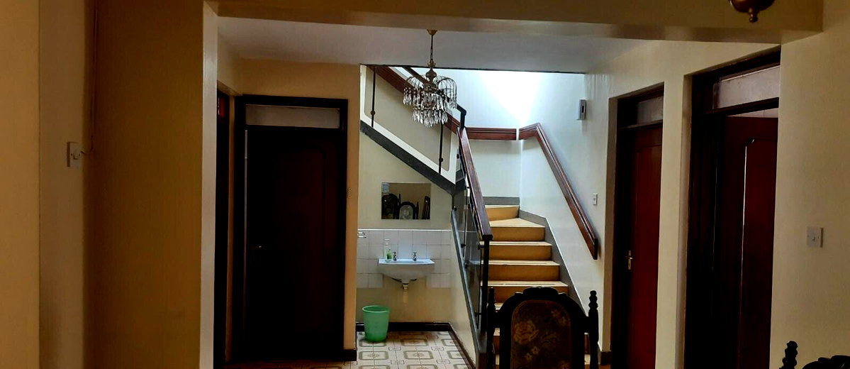4BR Townhouse with Separate Title & 5-Car Parking - Spring Valley