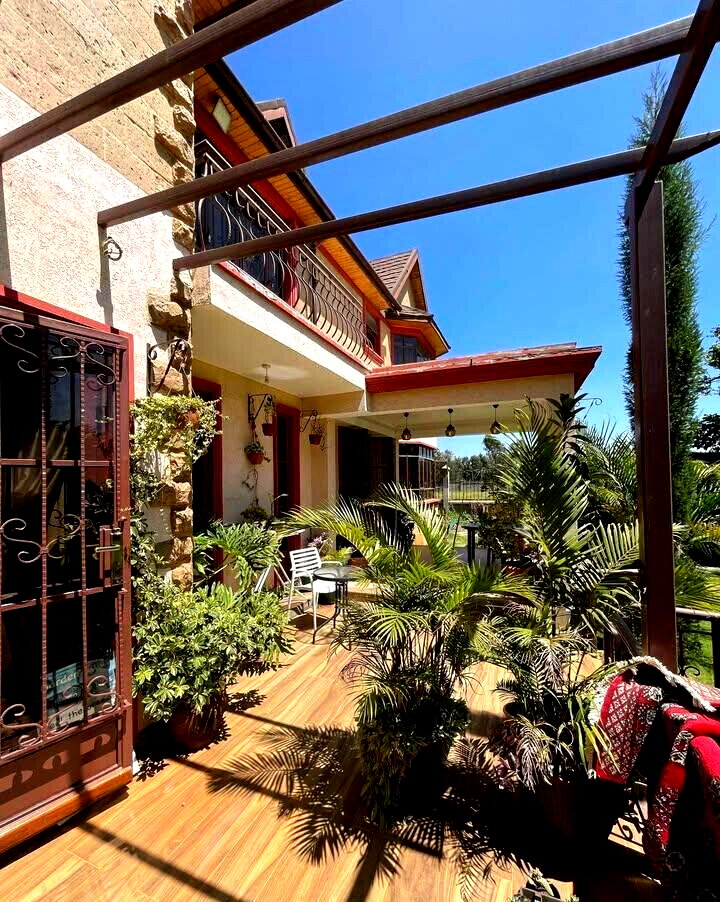 4-Ensuite Home with Guesthouse & Gazebo – Fair Acres, Karen