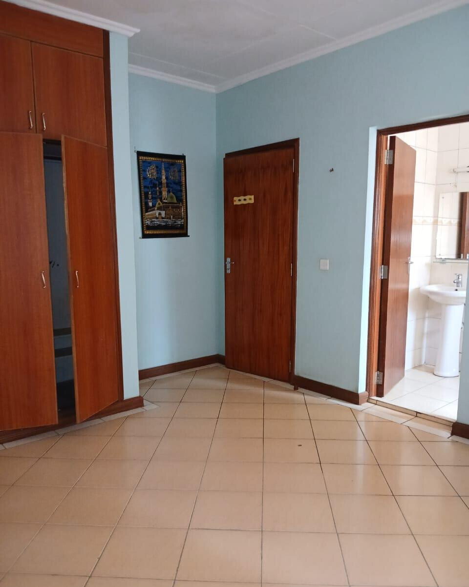 5BR All-Ensuite Townhouse with DSQ & Expressway Access - South C