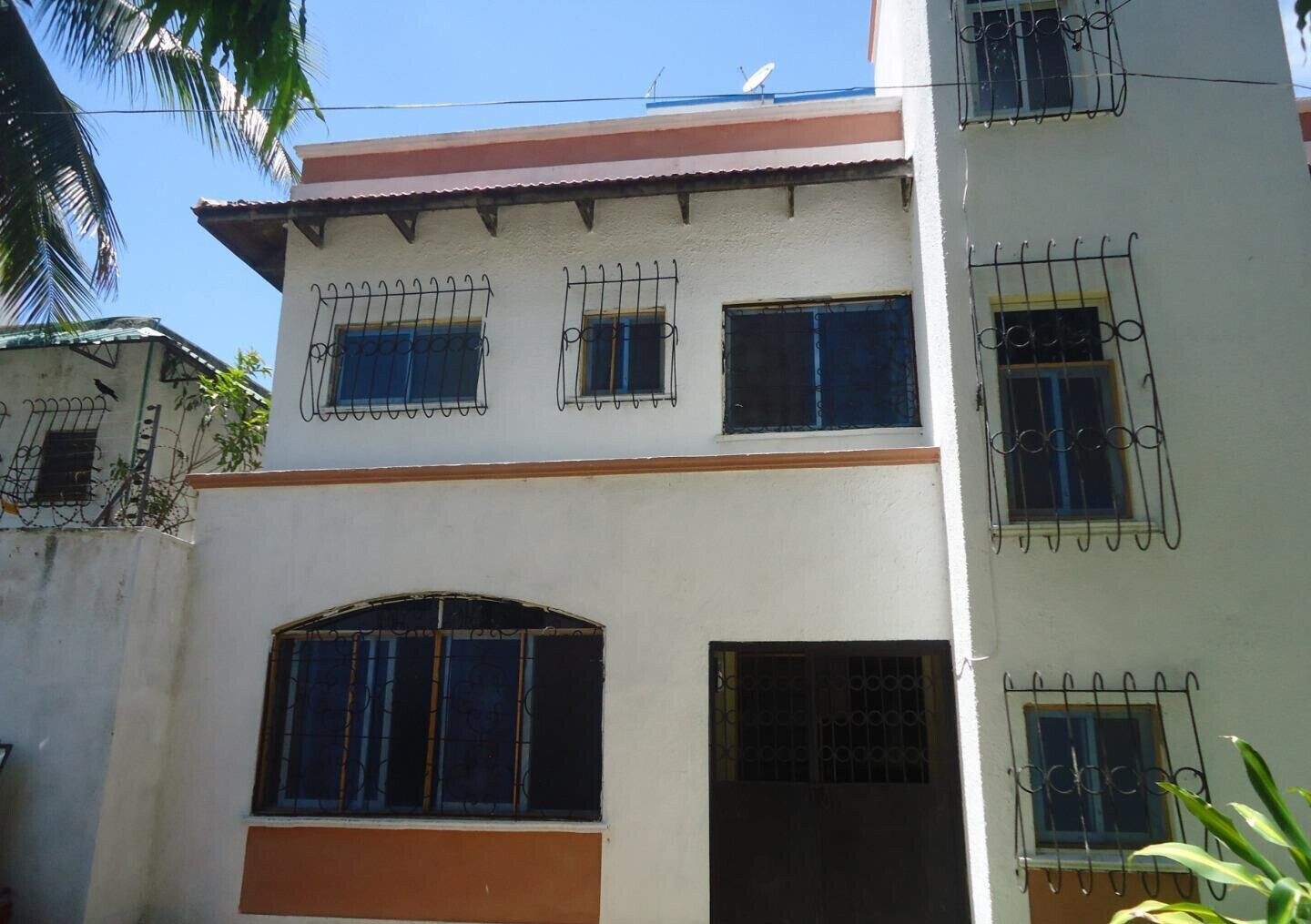 2-Acre Garden Oasis for Rent