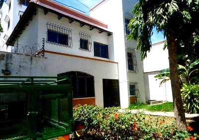 2-Acre Garden Oasis for Rent