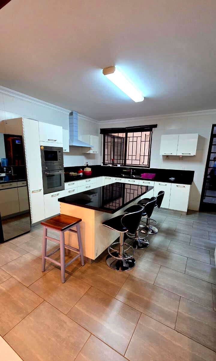 4BR En-Suite with Study & Rooftop BBQ - General Mathenge, Westlands