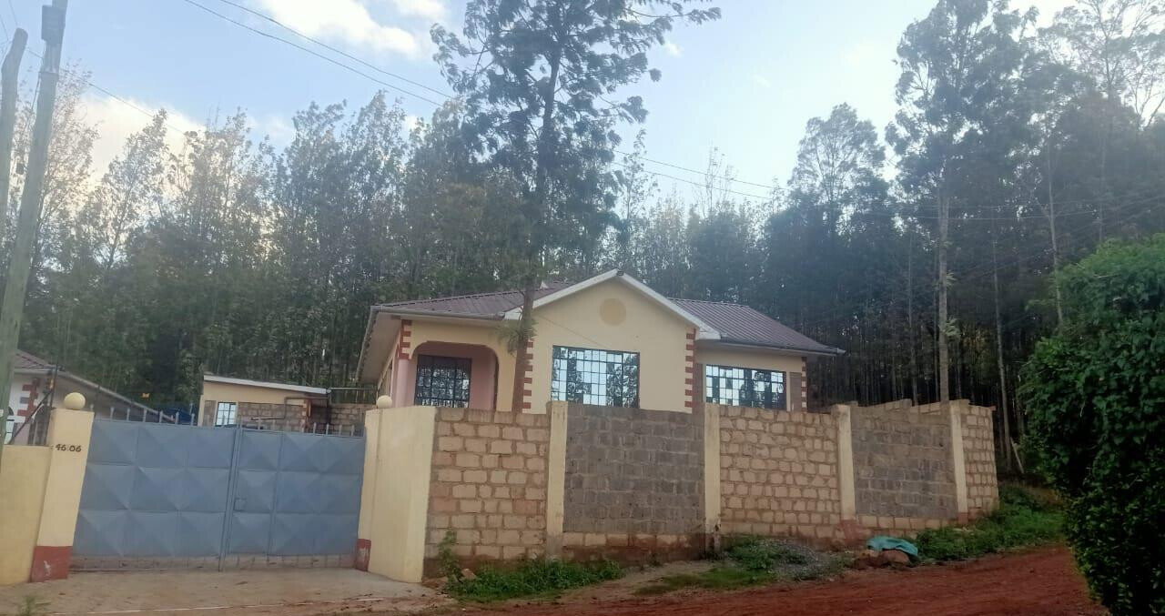 3BR Executive Townhouse with DSQ & Expansive Garden - Ngong