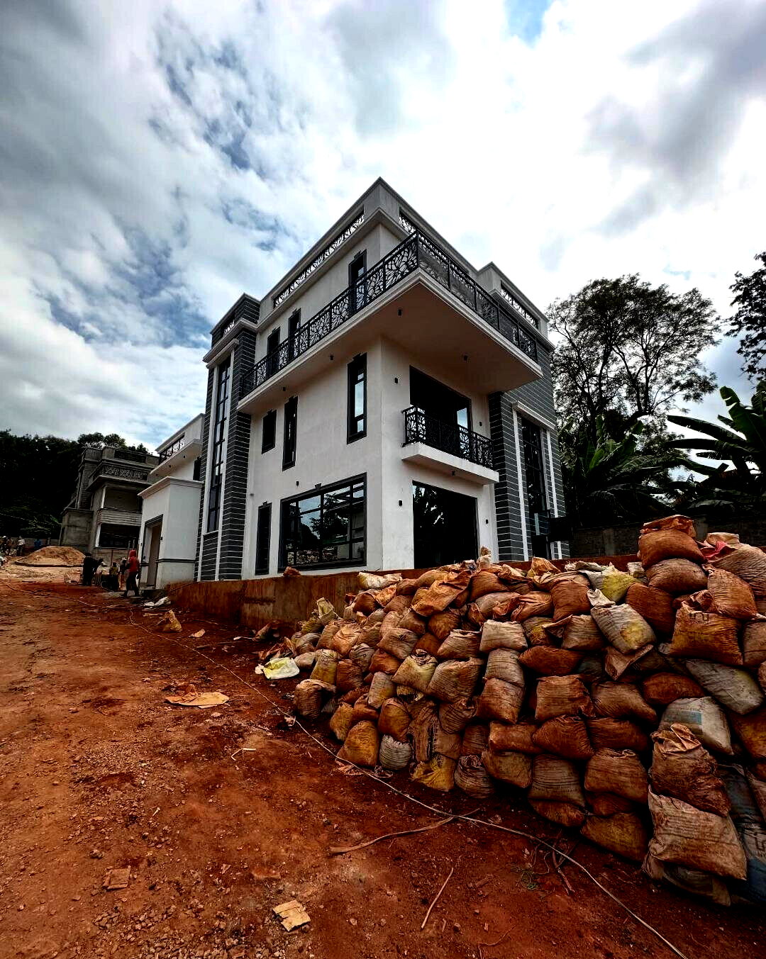 5-Ensuite Townhouse with Pool & DSQ - Lavington Gated