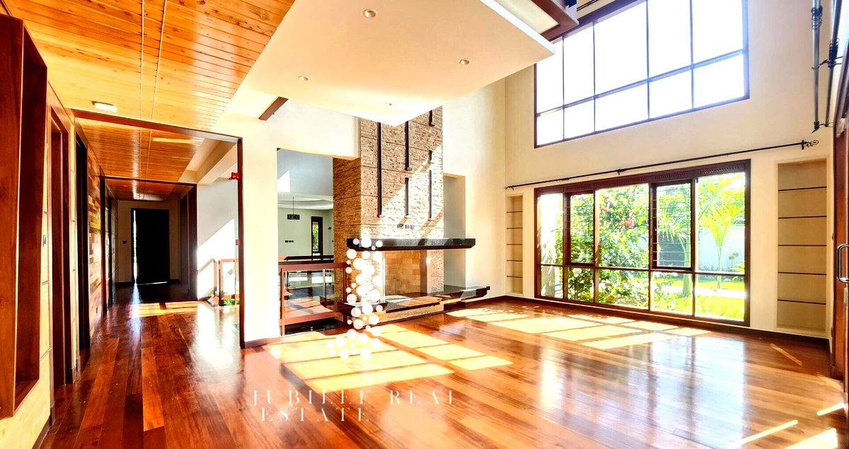 5BR All-Ensuite Residence with Guest Wing on 0.6 Acres - Runda