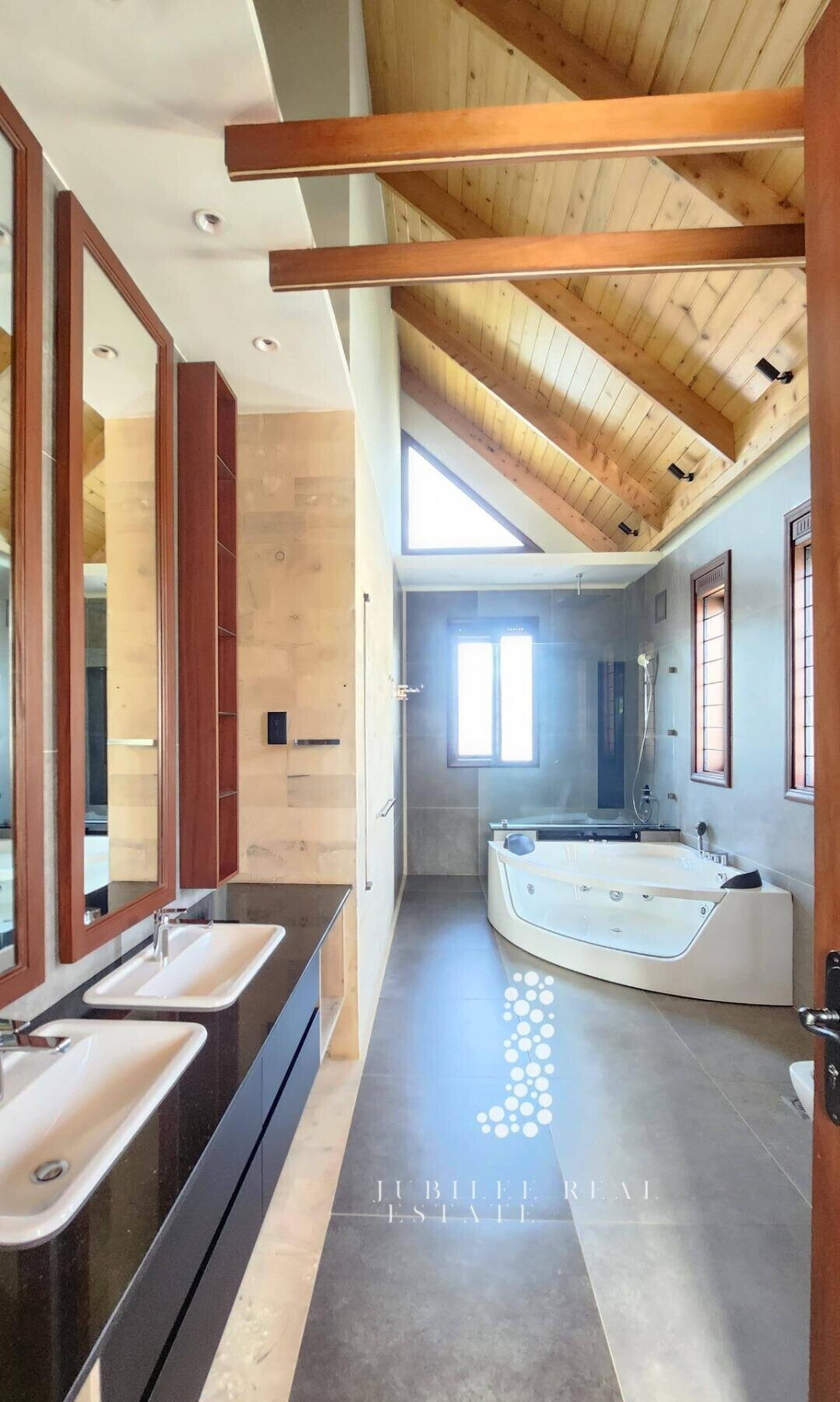 5BR All-Ensuite Residence with Guest Wing on 0.6 Acres - Runda