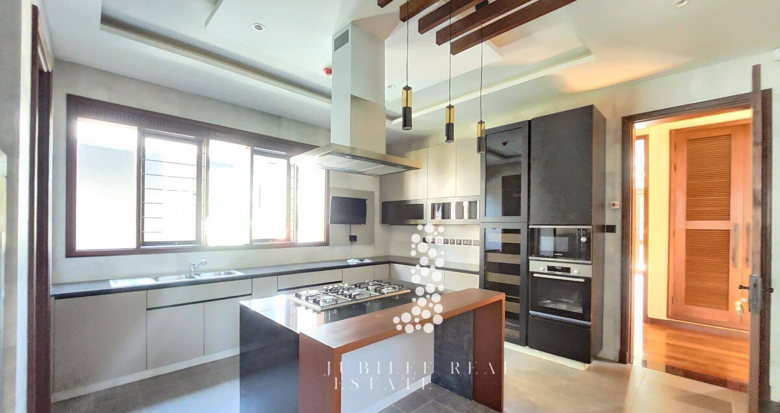 5BR All-Ensuite Residence with Guest Wing on 0.6 Acres - Runda