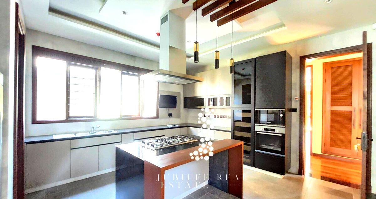 5BR All-Ensuite Residence with Guest Wing on 0.6 Acres - Runda