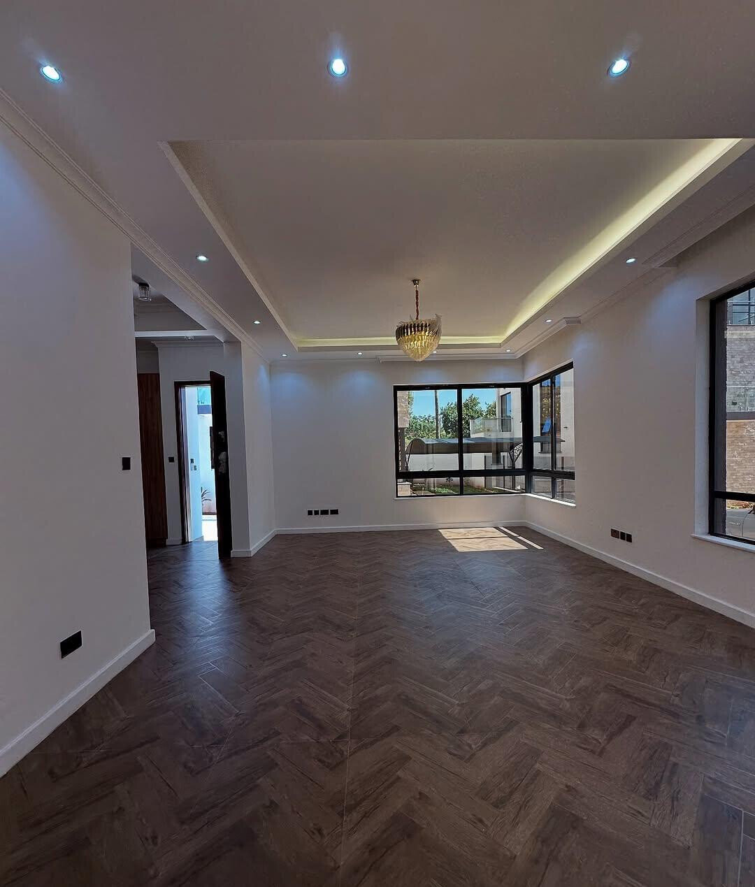 Modern 4-Ensuite Townhouse Steps from Lavington Mall