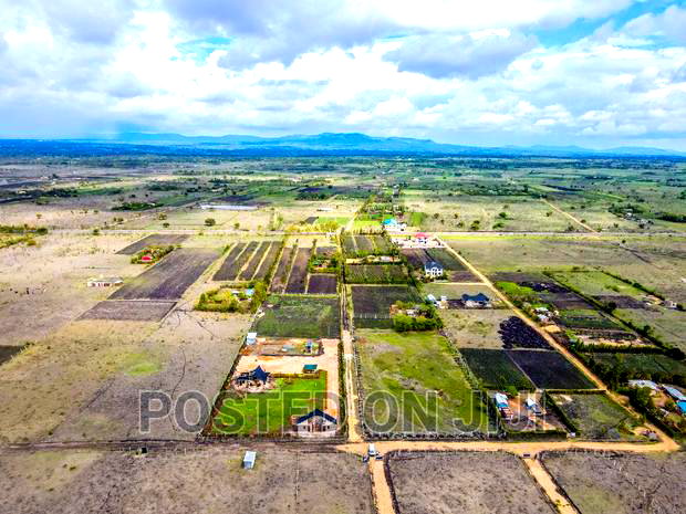 Exclusive Plots in Koma