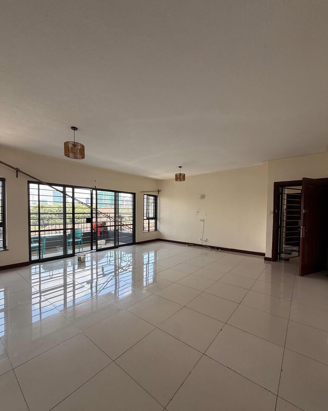 3BR Master Ensuite with Pantry & Laundry - Westlands
