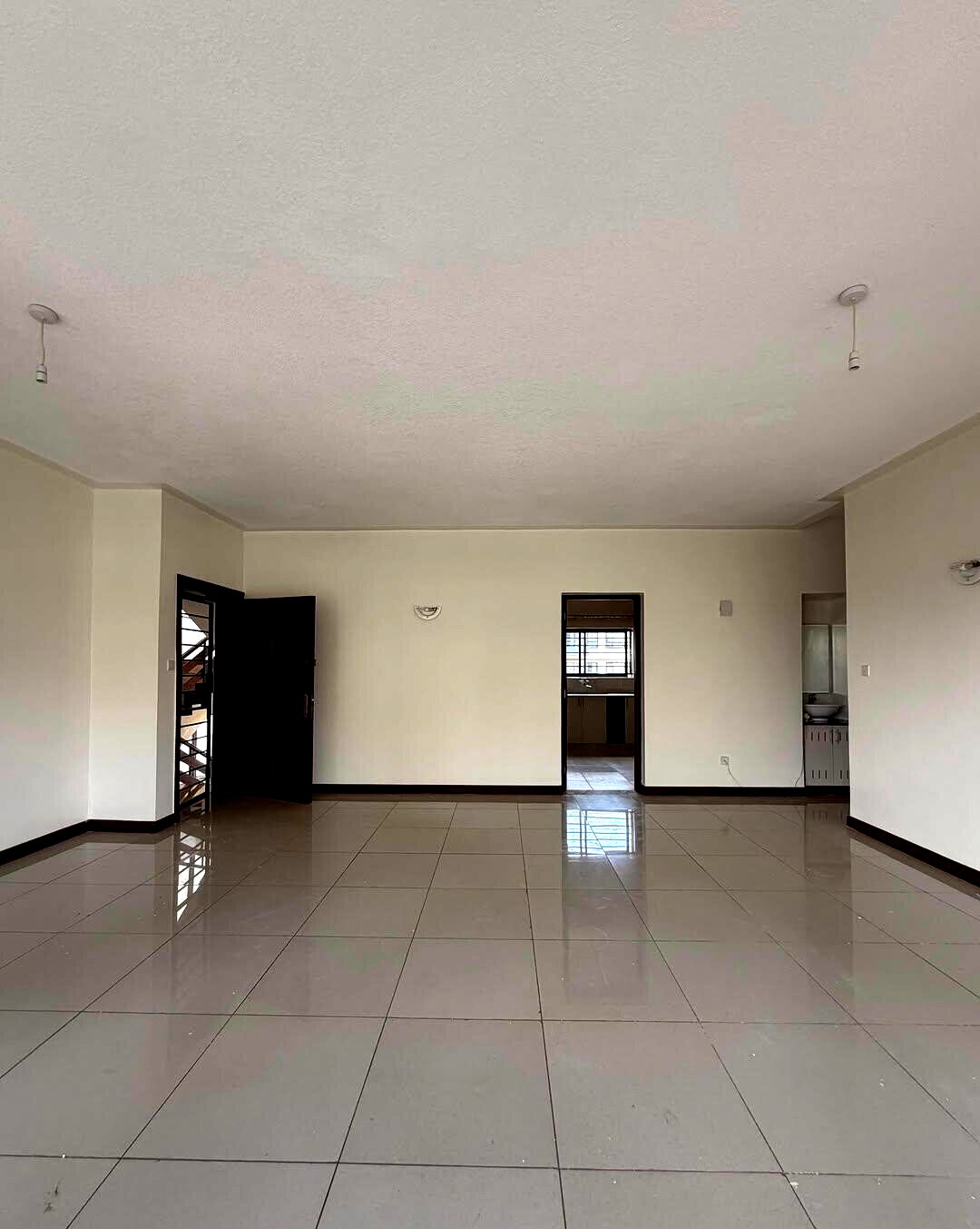 3BR Master Ensuite with Pantry & Laundry - Westlands