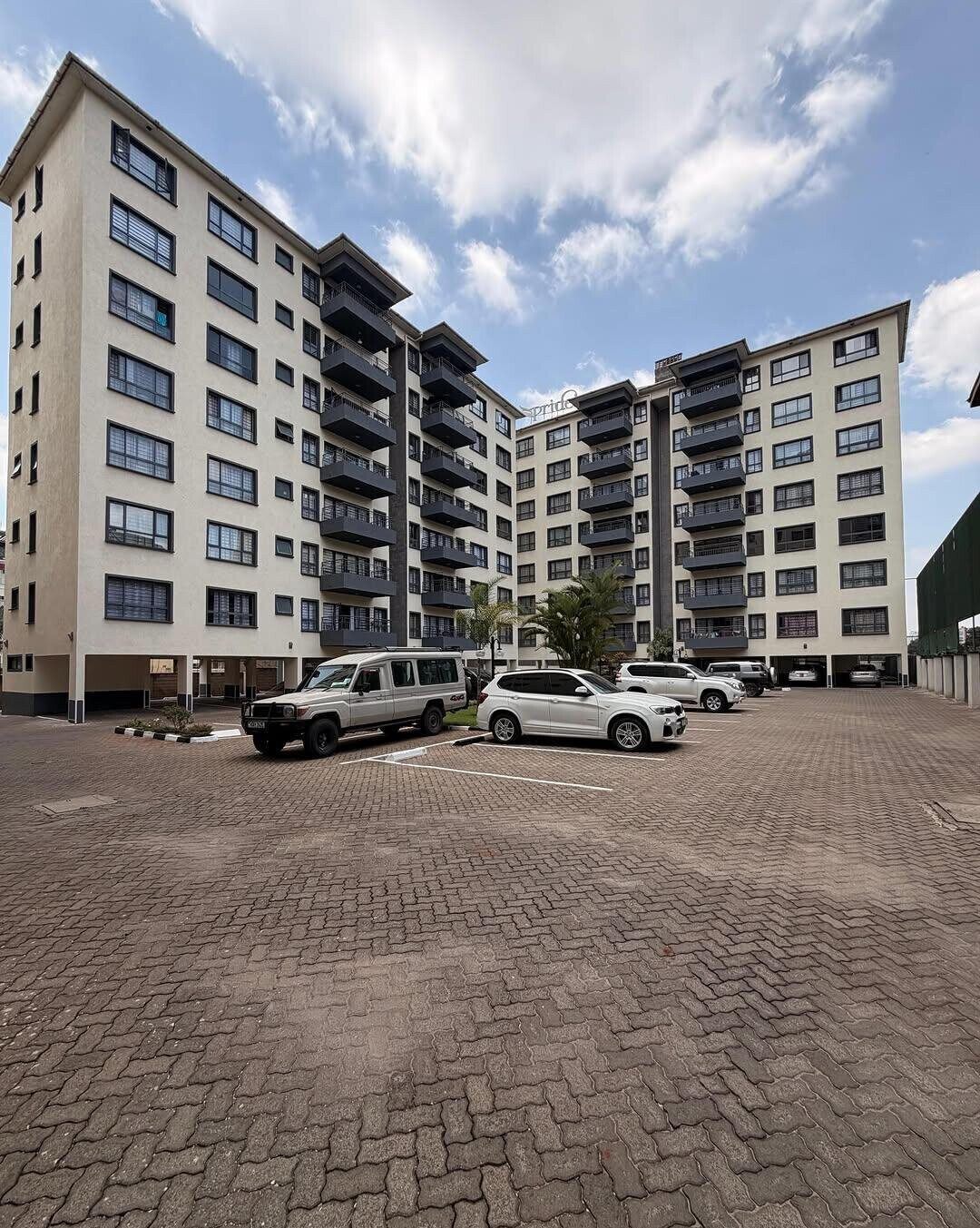 3BR Master Ensuite with Pantry & Laundry - Westlands