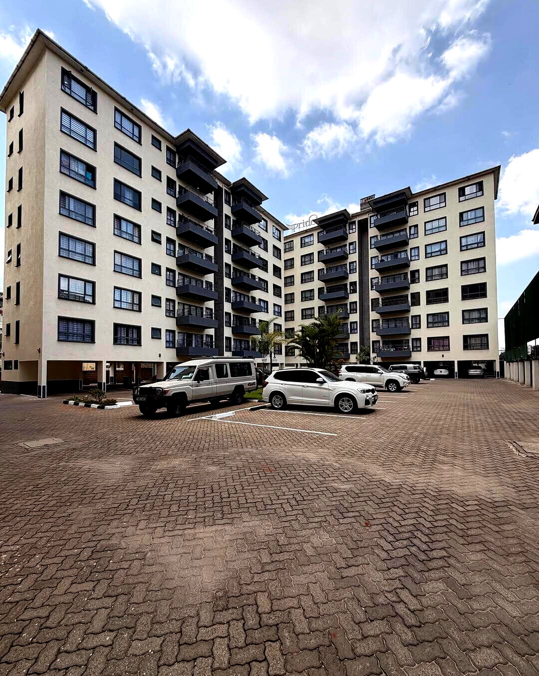 3BR Master Ensuite with Pantry & Laundry - Westlands
