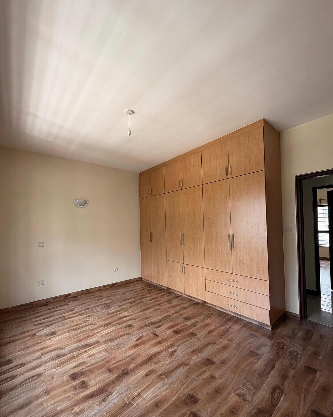3BR Master Ensuite with Pantry & Laundry - Westlands