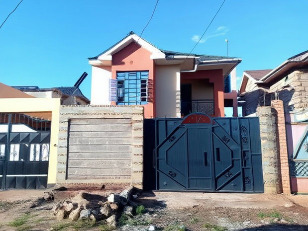 4bdrm Maisonette in Murram Estate, Kenyatta Road / Theta for sale