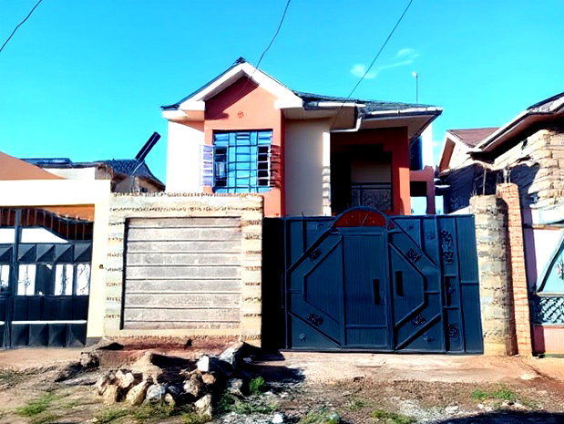4bdrm Maisonette in Murram Estate, Kenyatta Road / Theta for sale