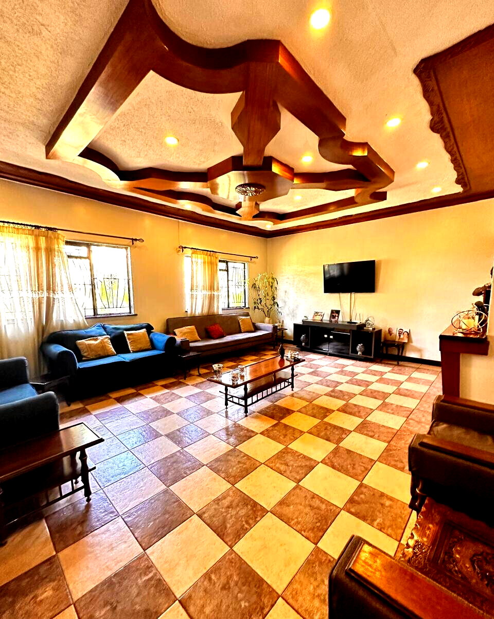 7-Bed Bungalow with Guest Wing & Redevelopment Potential - Thika