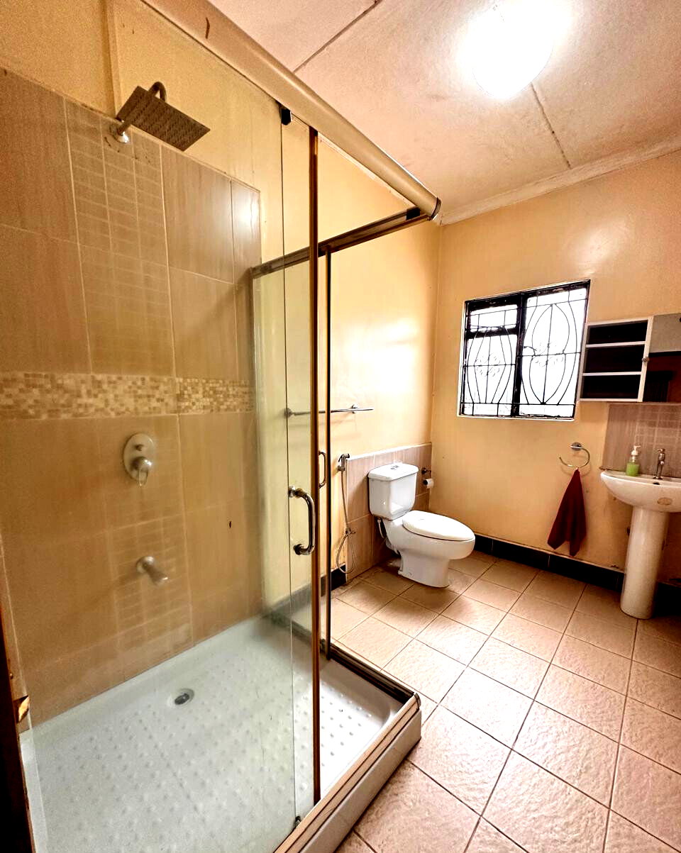 7-Bed Bungalow with Guest Wing & Redevelopment Potential - Thika