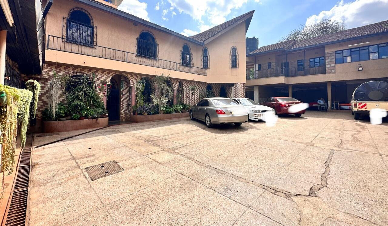 7-Bed Bungalow with Guest Wing & Redevelopment Potential - Thika