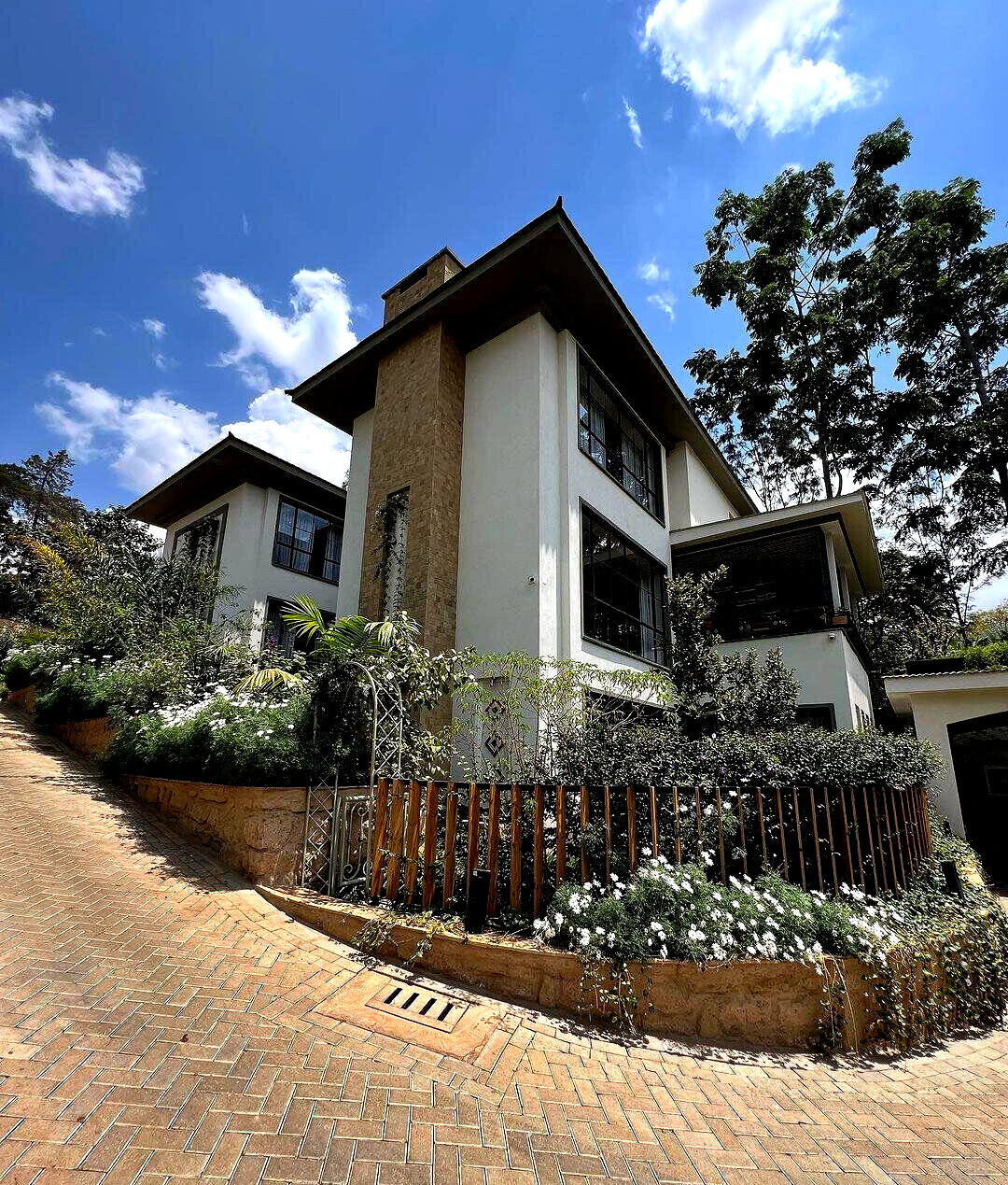 Moroccan-Style 4-Bed Villa with Private Pool & Hammam - Lavington