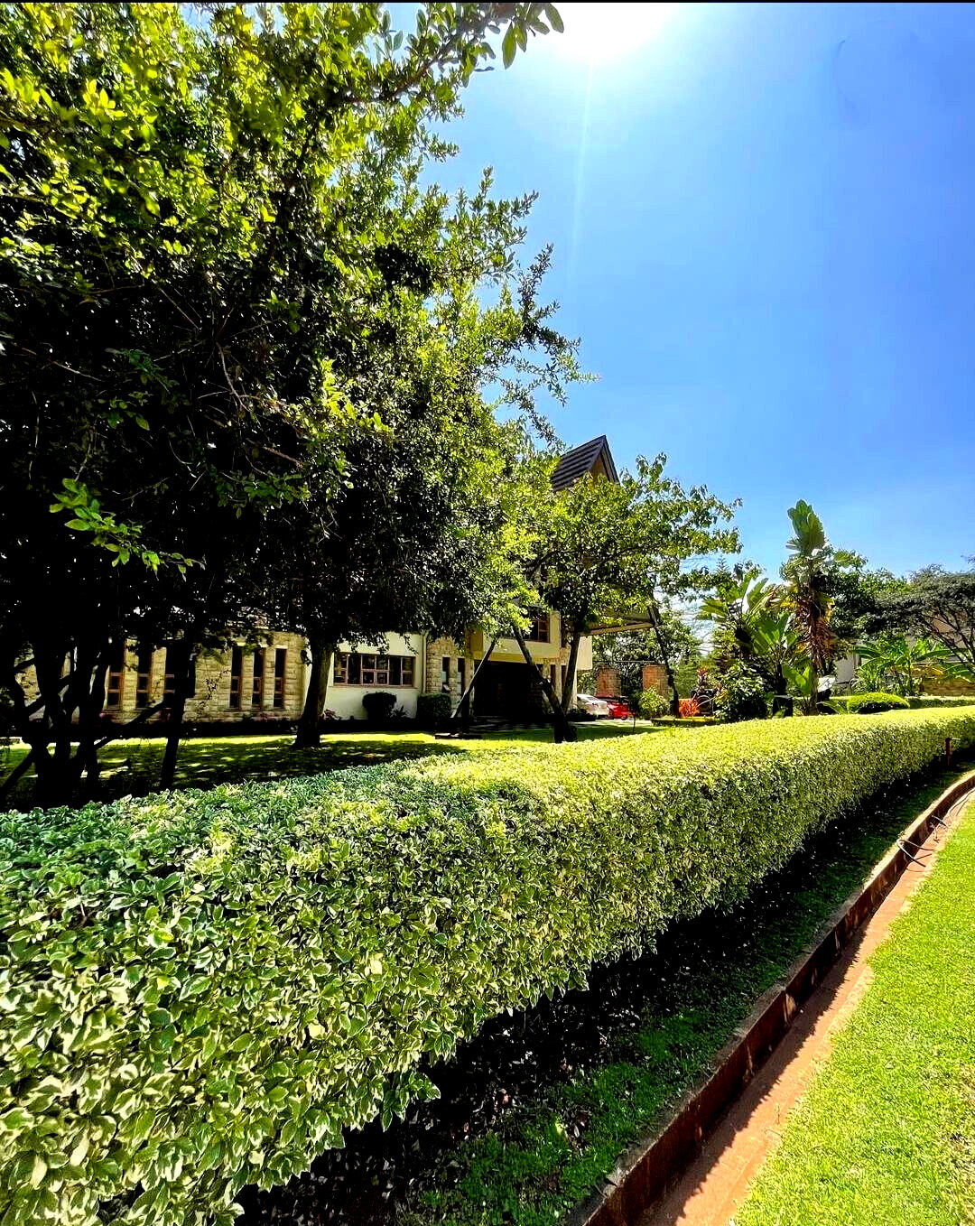 5-Ensuite Villa with Man-Made Dam & Clubhouse Pool – Karen