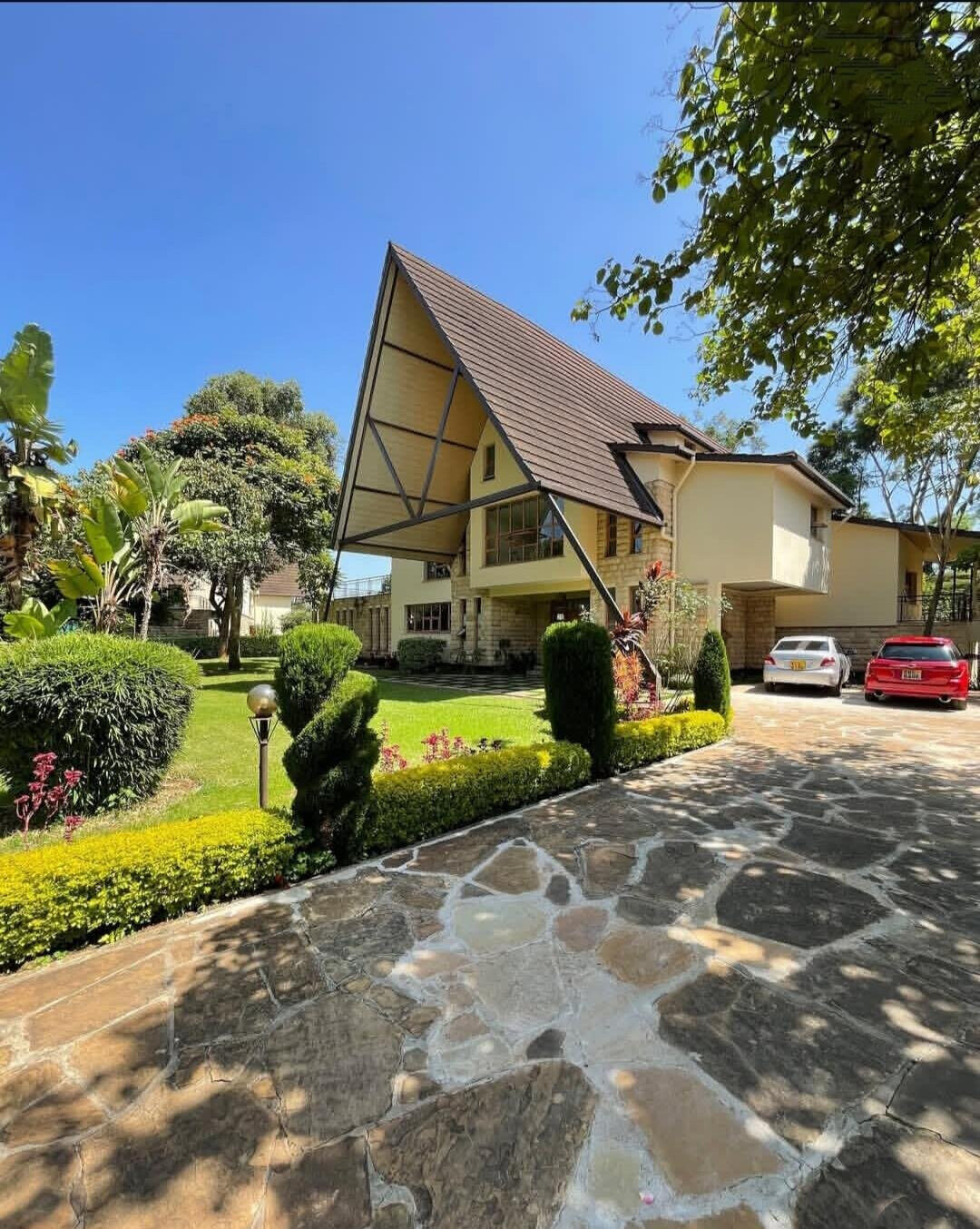 5-Ensuite Villa with Man-Made Dam & Clubhouse Pool – Karen