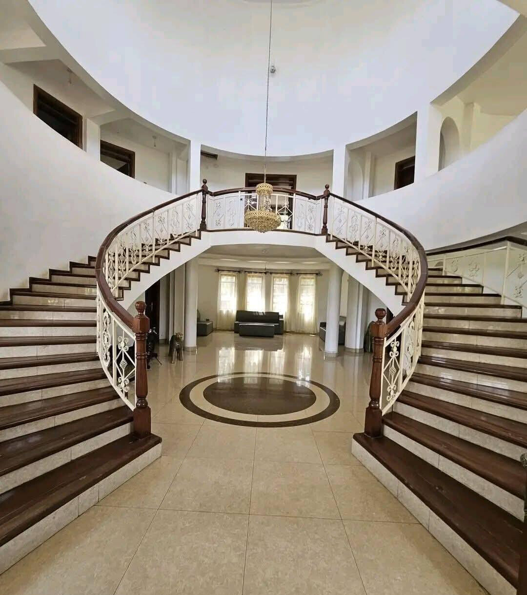 7-Ensuite Villa with Gym & DSQ – Karen Miotoni