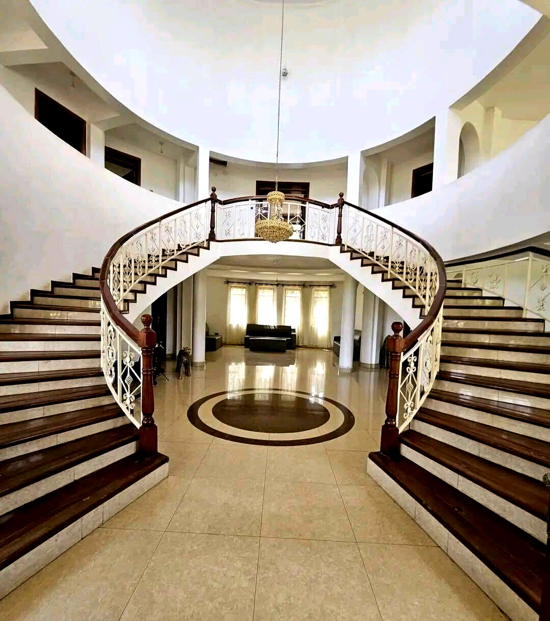 7-Ensuite Villa with Gym & DSQ – Karen Miotoni