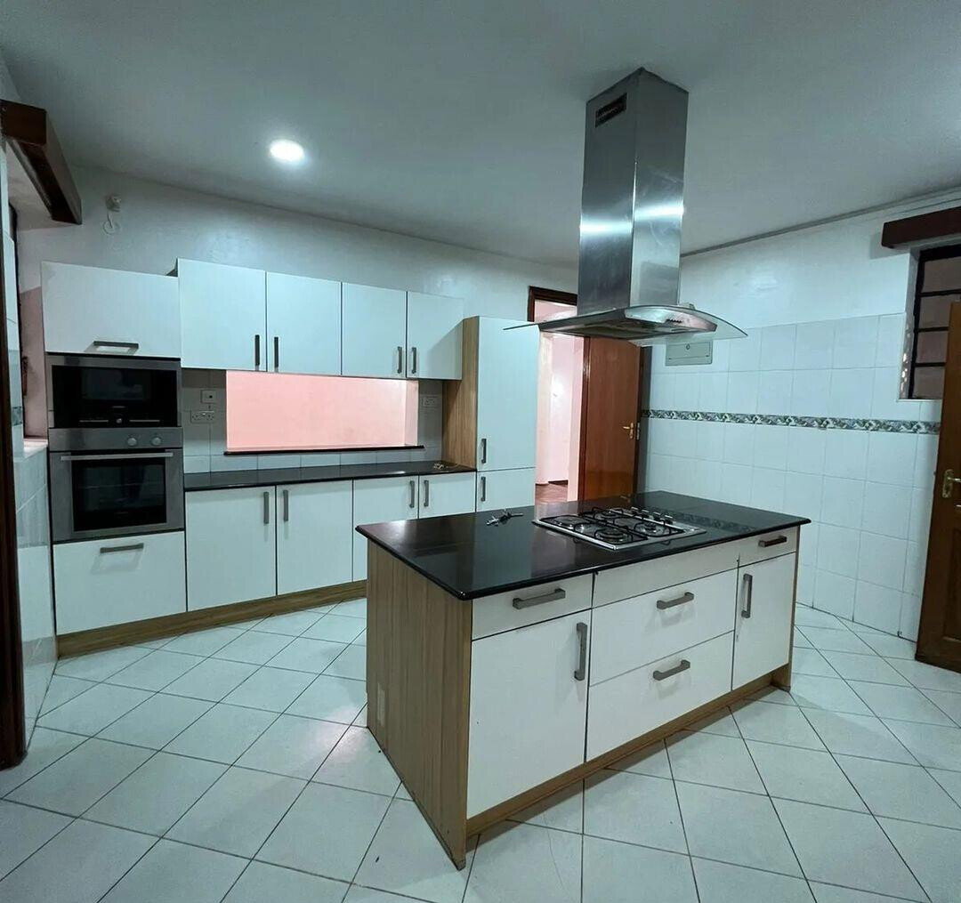 5BR All-Ensuite Townhouse with DSQ in Exclusive 6-Unit Gated Estate - Kileleshwa