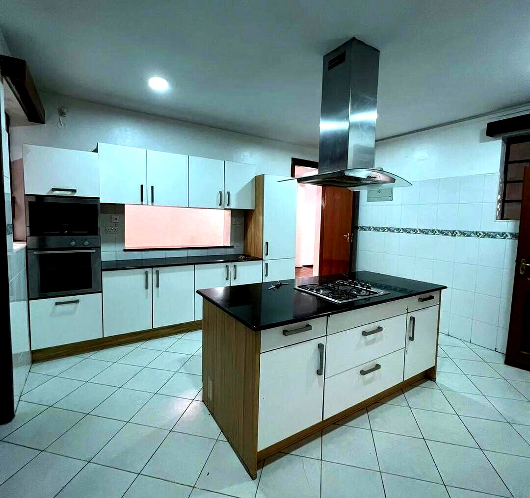 5BR All-Ensuite Townhouse with DSQ in Exclusive 6-Unit Gated Estate - Kileleshwa