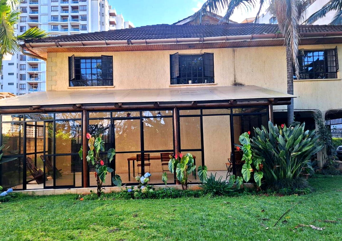 4-Ensuite Townhouse with DSQ & Private Garden - Westlands