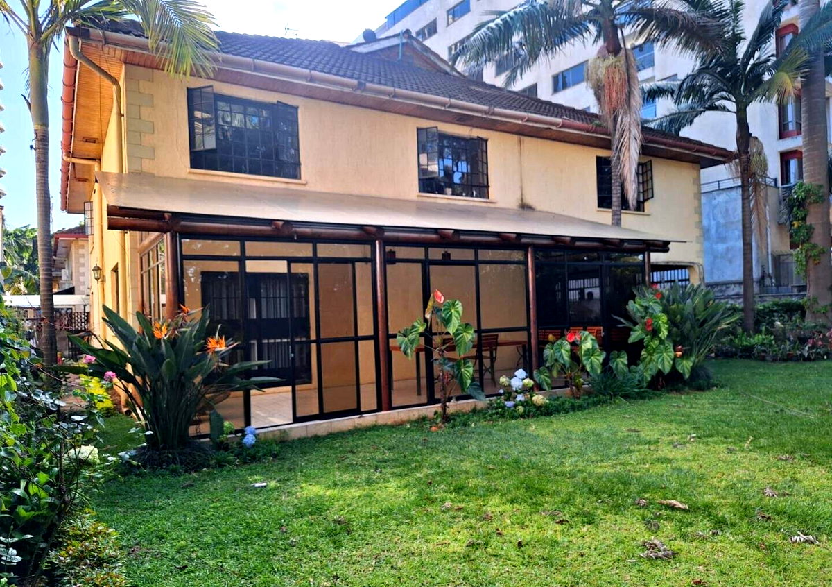4-Ensuite Townhouse with DSQ & Private Garden - Westlands