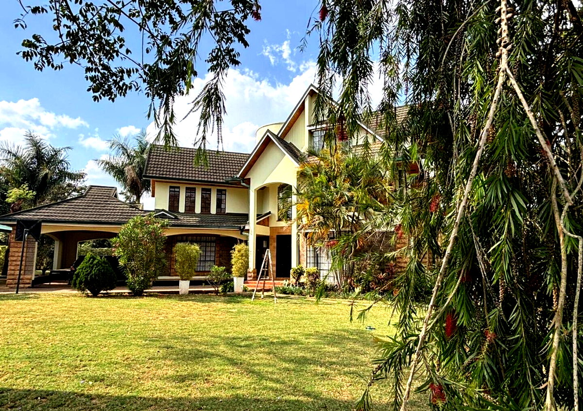 4BR All-Ensuite Townhouse with Pool & Gym - Ridgeways