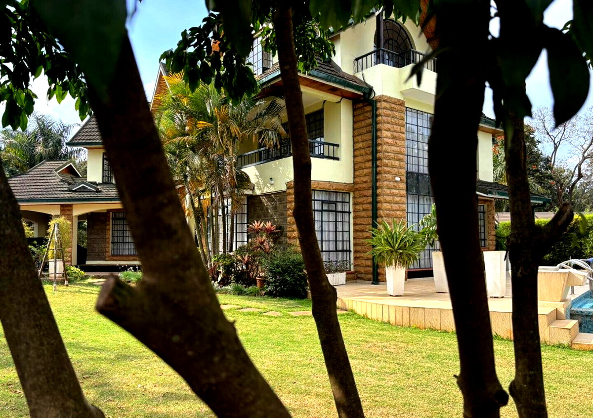 4BR All-Ensuite Townhouse with Pool & Gym - Ridgeways