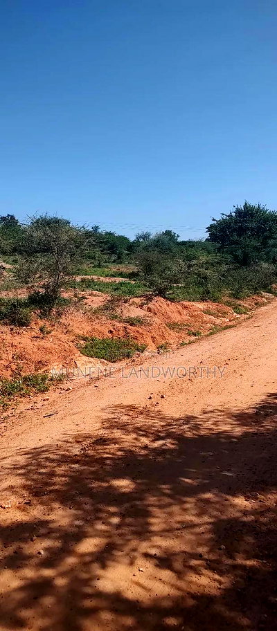 Embu, Mutuobare,1 Acre on Sale Near Tarmac Road Center. - Image 4