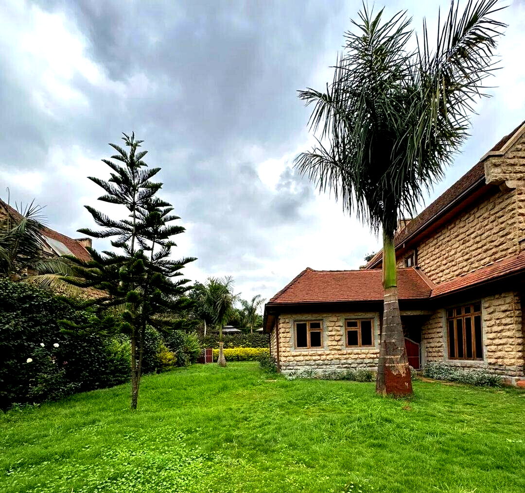 5-Bed Townhouse with Pool & Gym Access – Off Dagoretti Road, Karen