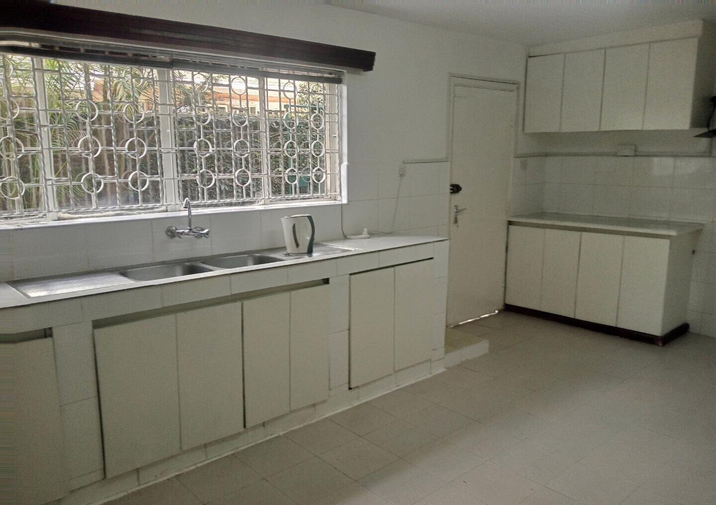 Spacious 5BR Garden Home