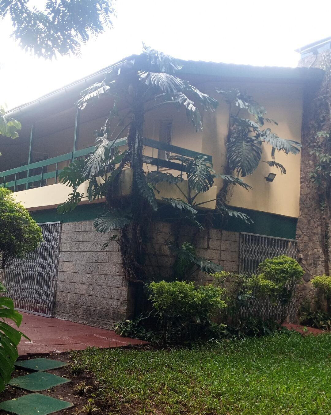 Spacious 5BR Garden Home
