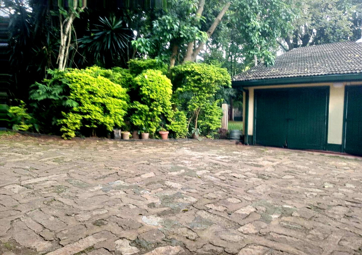 Spacious 5BR Garden Home
