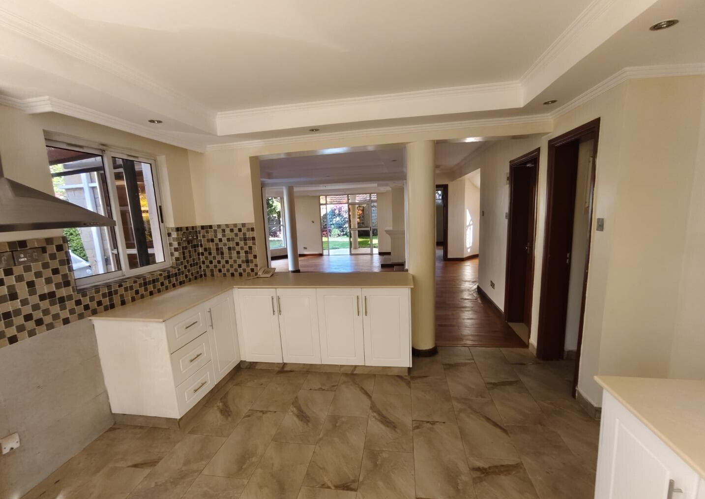 Corner Villa with Fireplace & Private Garden - Lavington