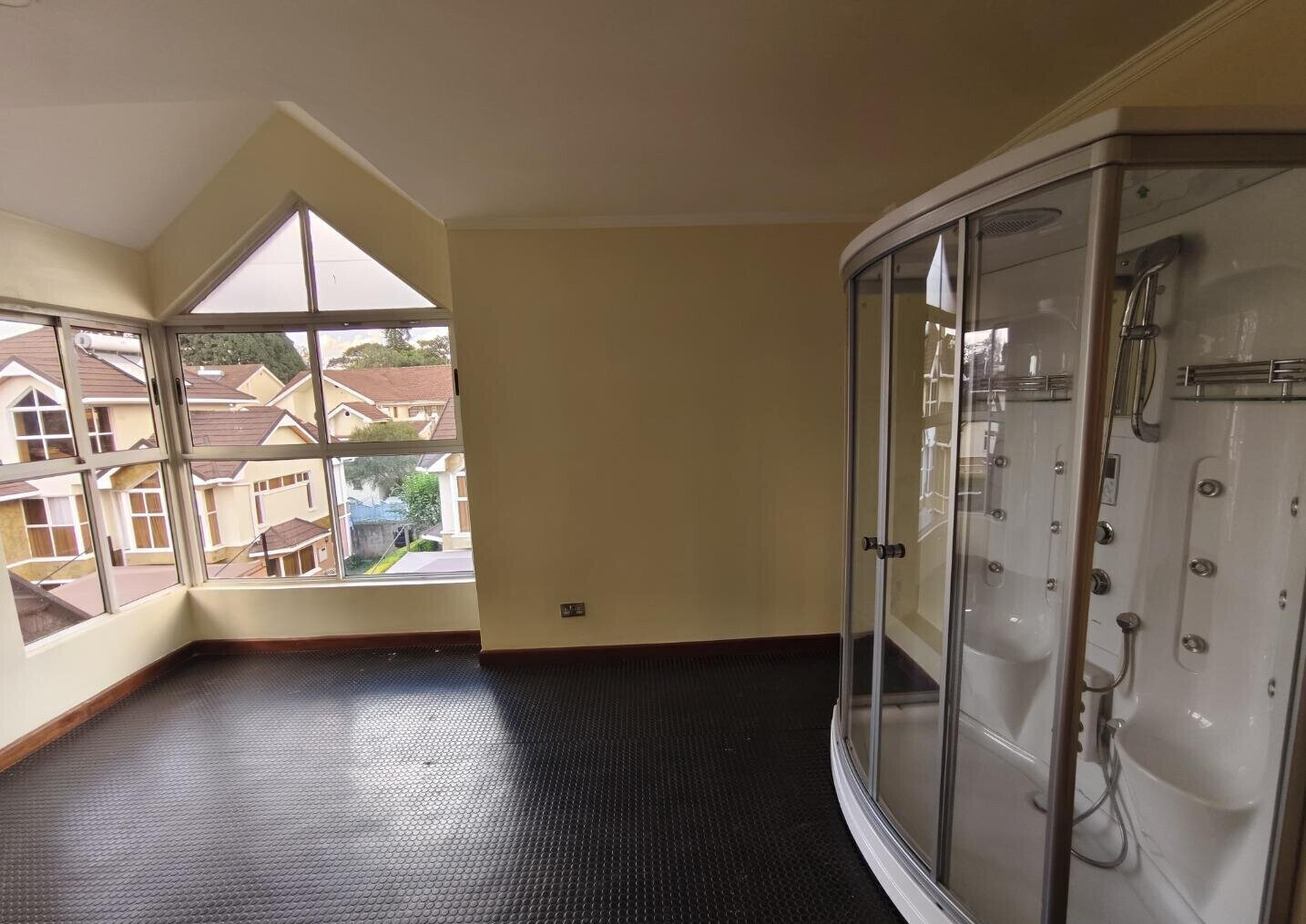 Corner Villa with Fireplace & Private Garden - Lavington