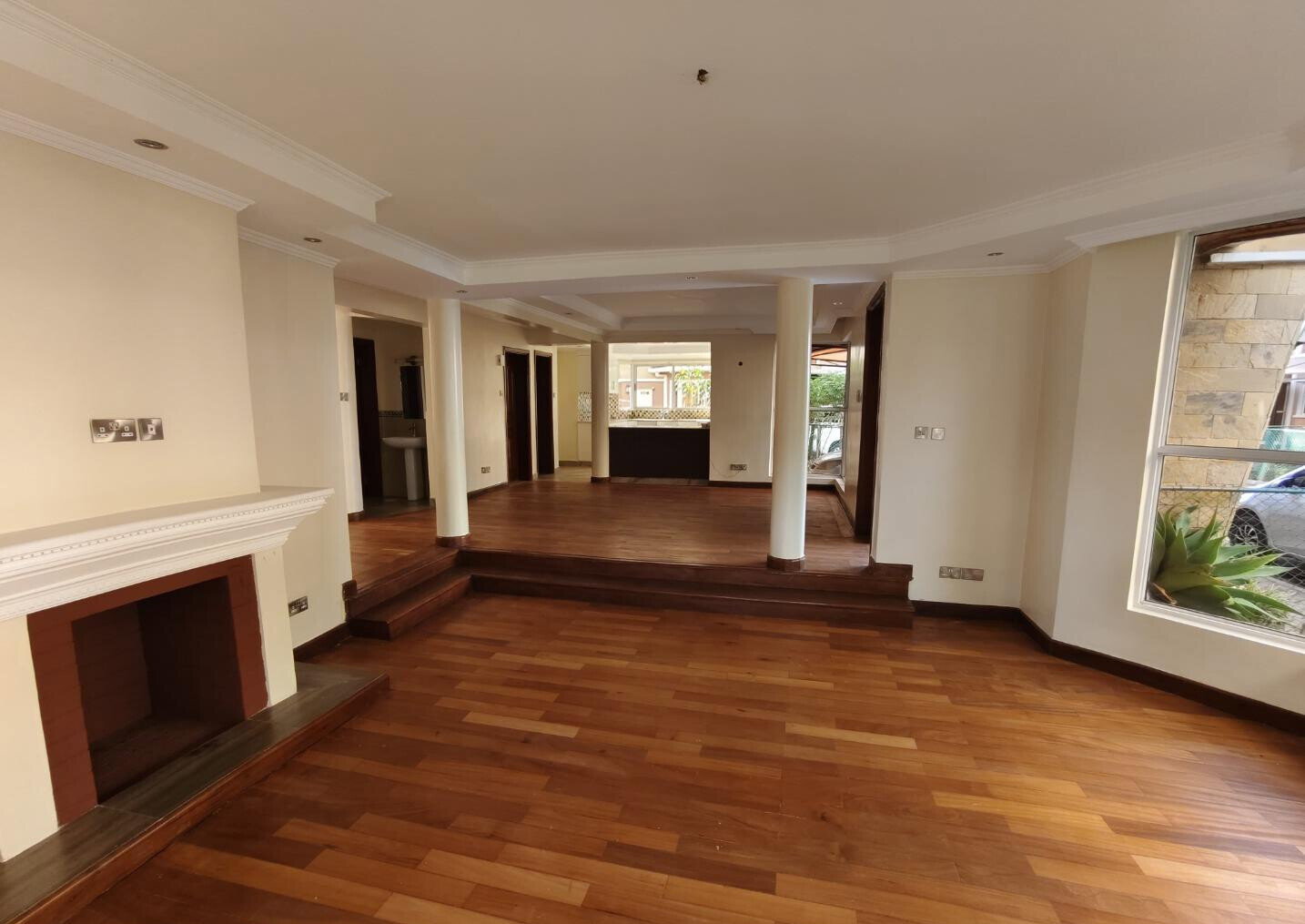Corner Villa with Fireplace & Private Garden - Lavington