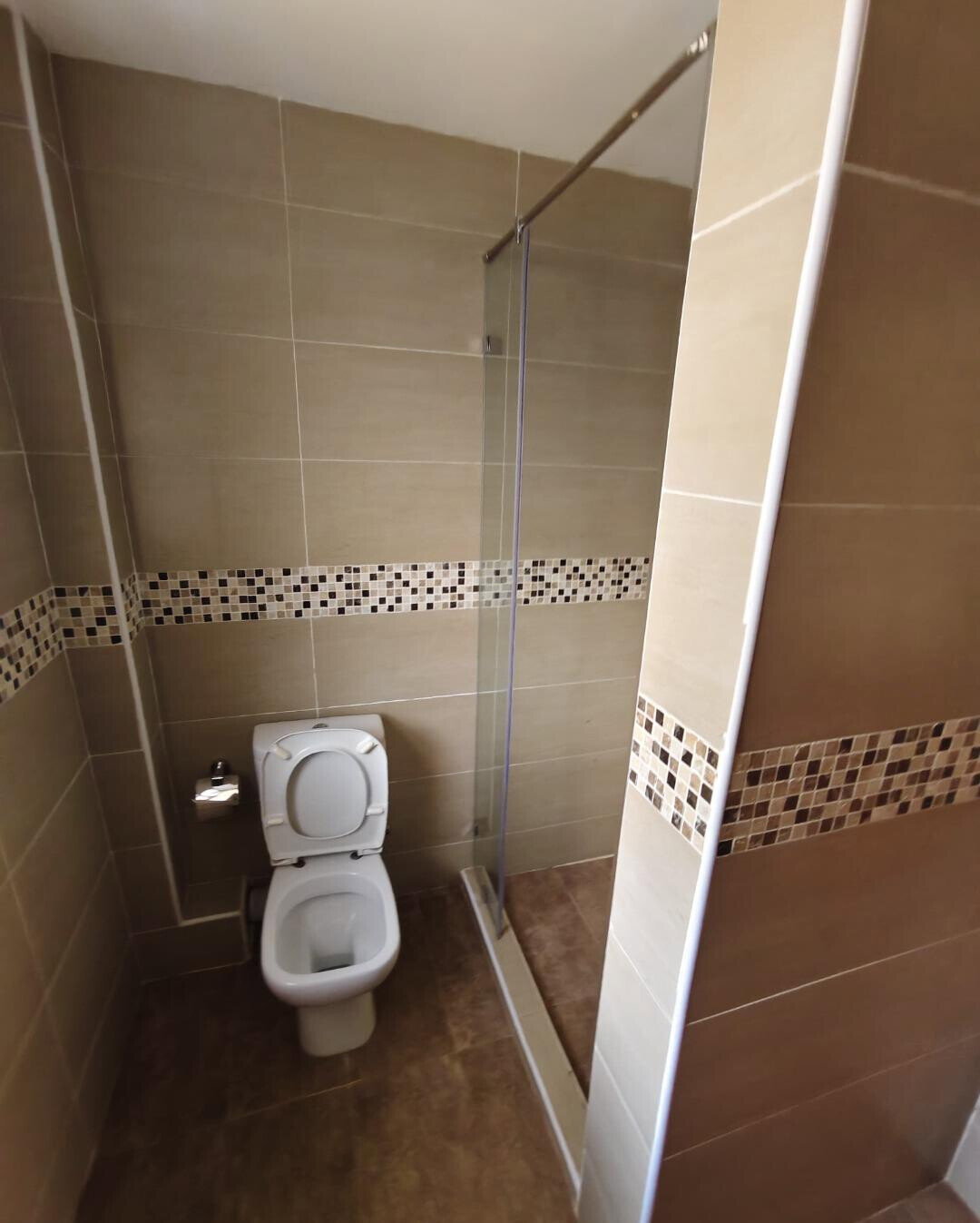 Corner Villa with Fireplace & Private Garden - Lavington